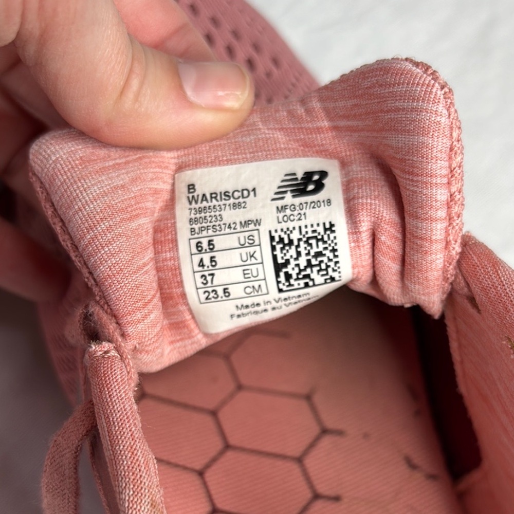 New Balance Women's Pink Arishi fresh foam Running Shoes size 6.5 - Picture 3 of 10